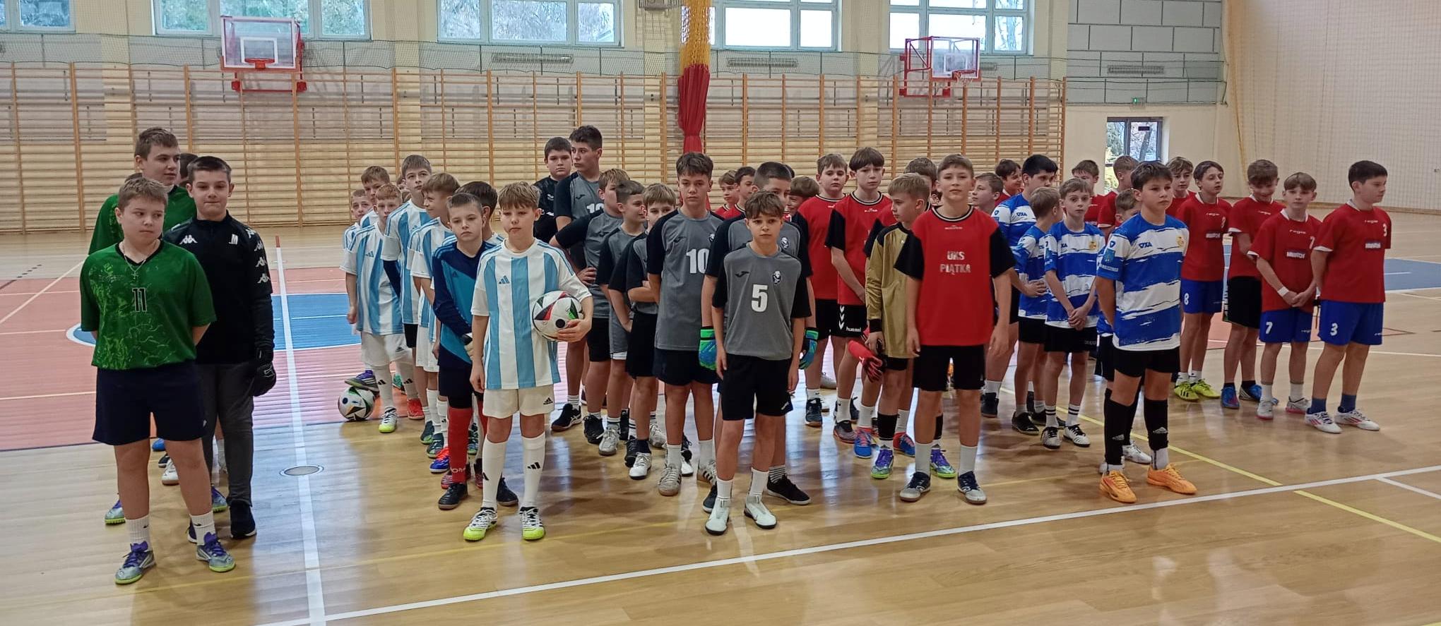 Powiatowe Igrzyska Dzieci w Halowej Piłce Nożnej chłopców