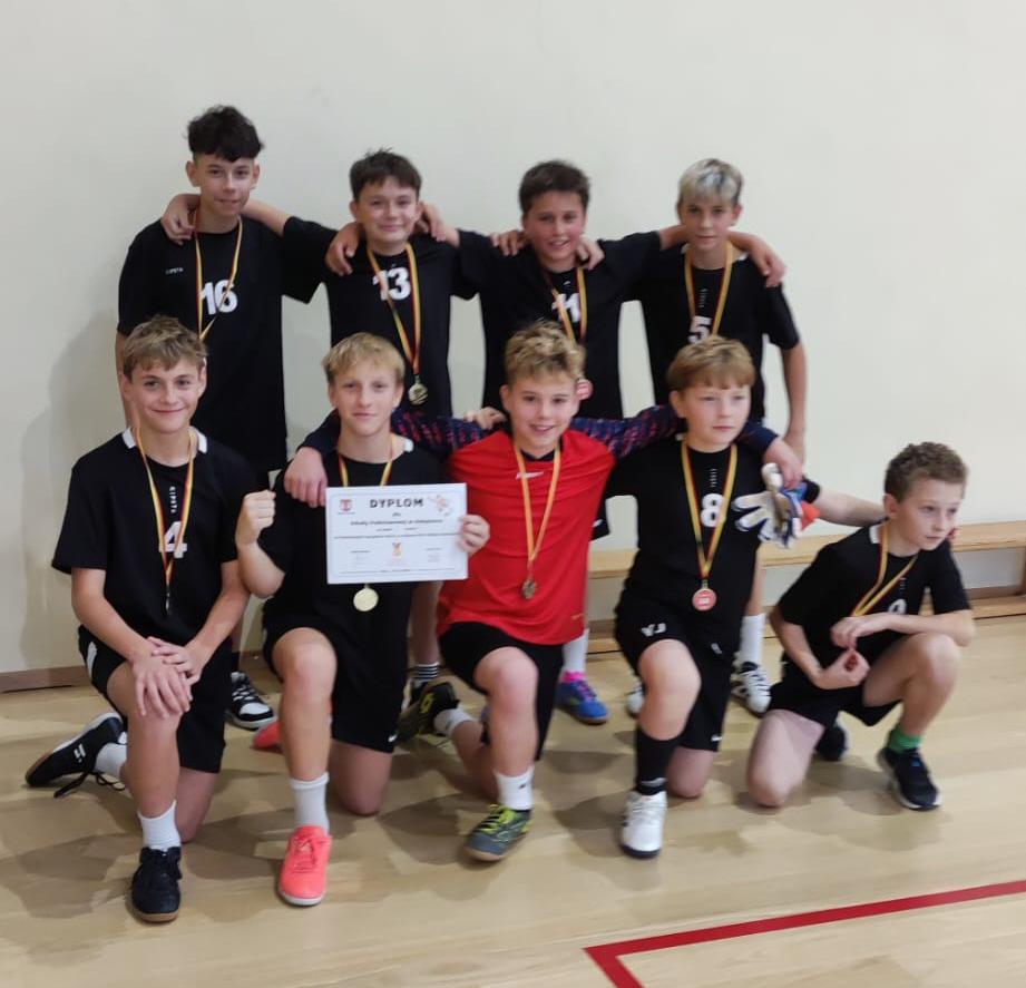 Powiatowe Igrzyska Dzieci w Halowej Piłce Nożnej chłopców