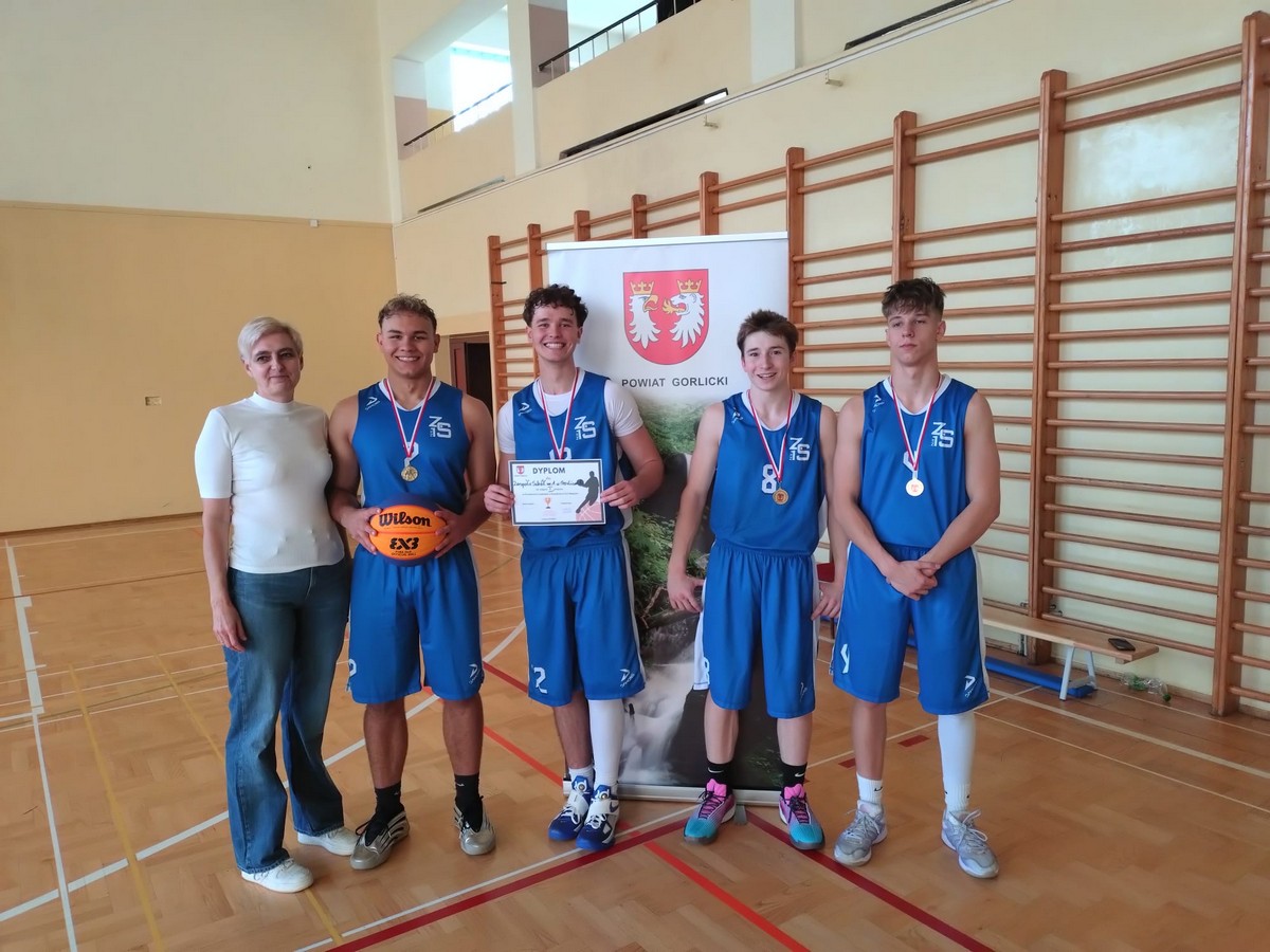 Powiatowa Licealiada w Koszykówce 3x3 chłopców