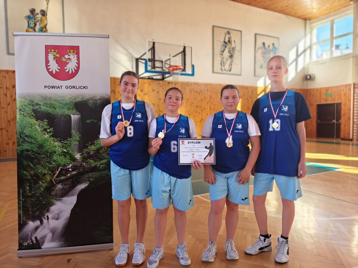Powiatowe Igrzyska Dzieci i Młodzieży w Koszykówce 3x3 dziewcząt