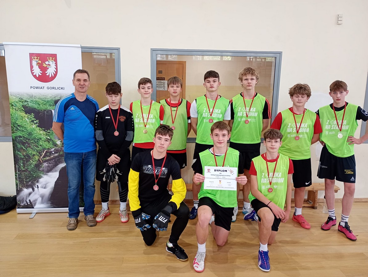 Powiatowe Igrzyska Młodzieży w Halowej Piłce Nożnej